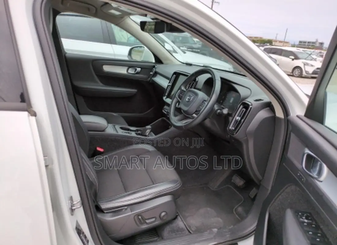 Volvo XC40 T3 Petrol FWD 2019 Off white