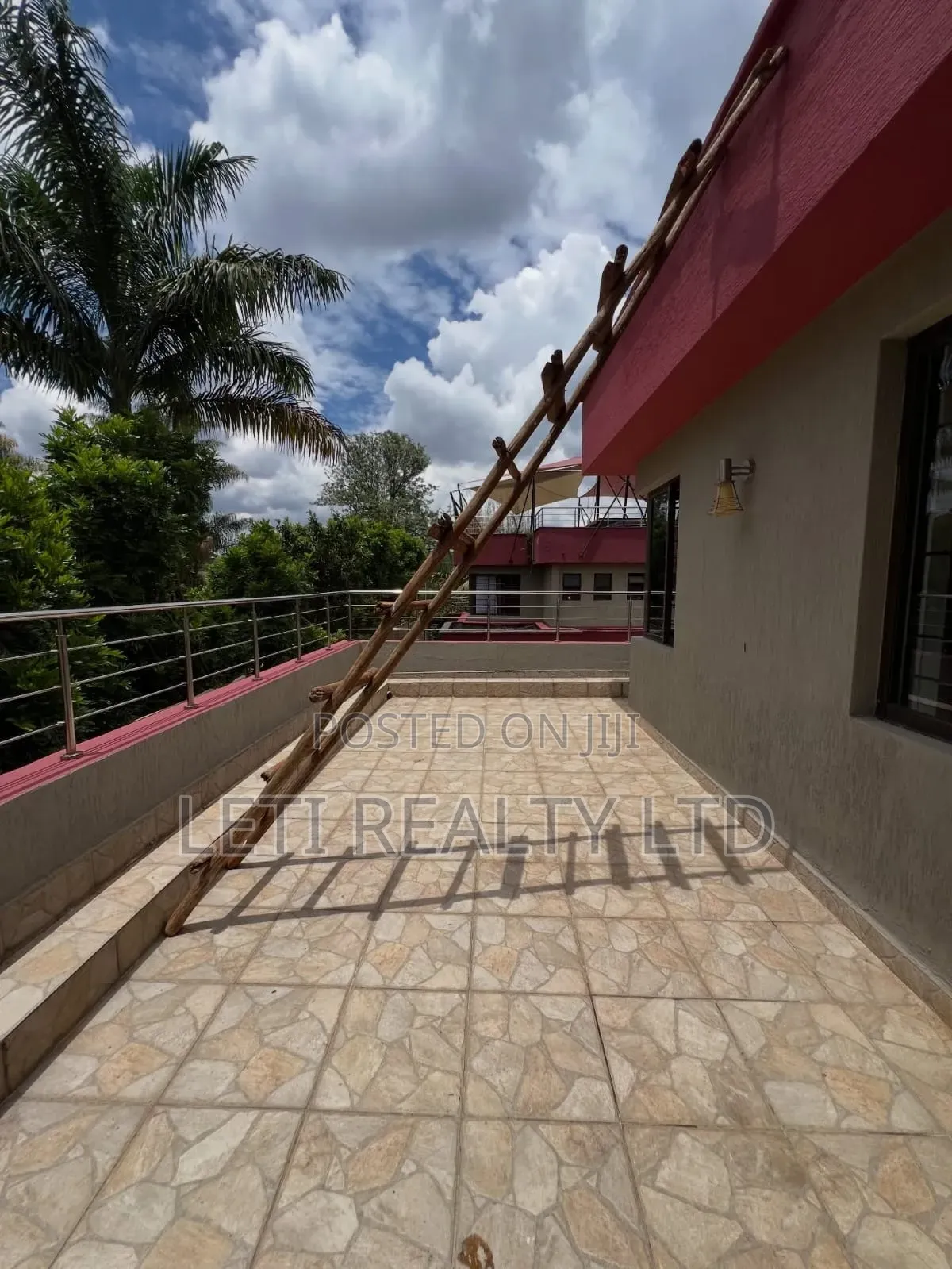 5bdrm Townhouse/Terrace in Muthangari for sale