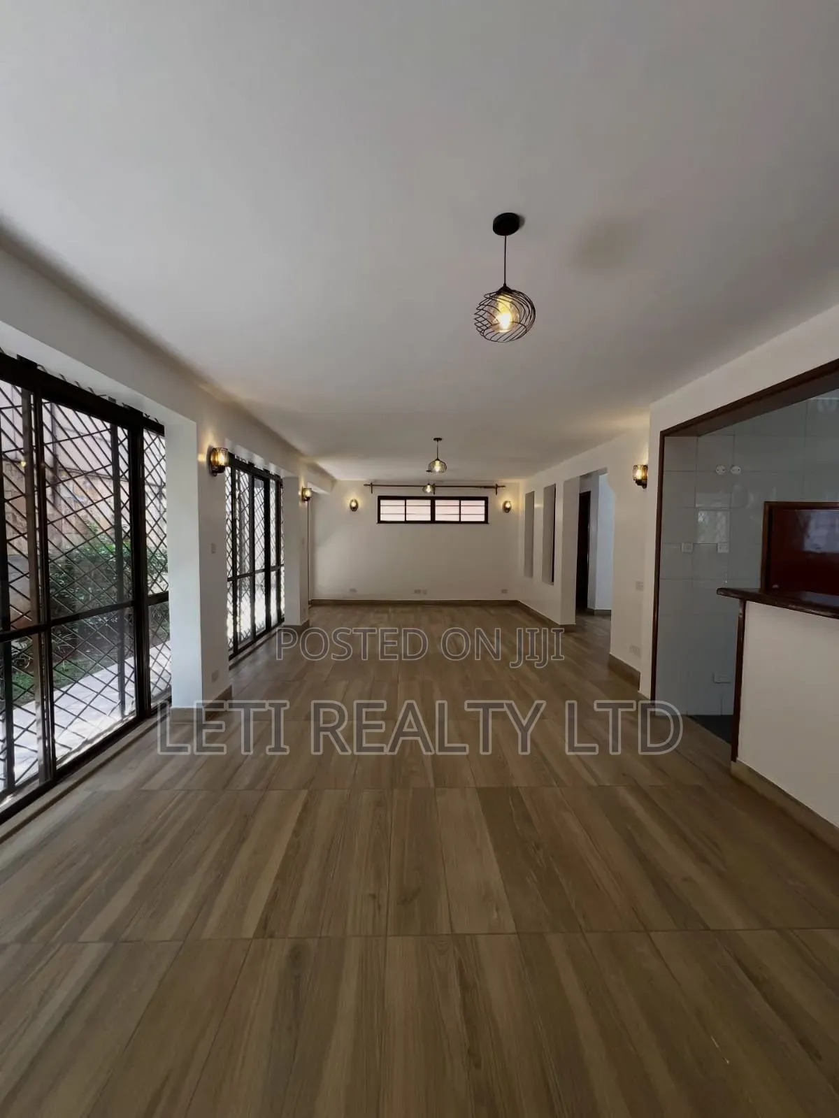 5bdrm Townhouse/Terrace in Muthangari for sale
