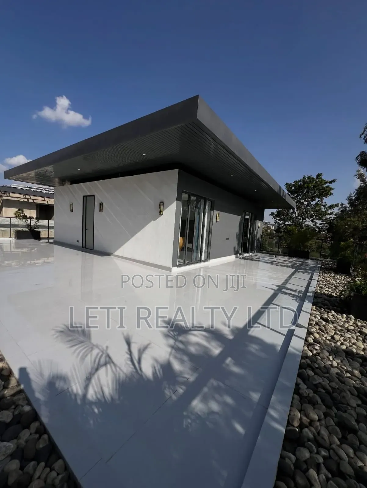 5bdrm Townhouse/Terrace in Muthangari for sale