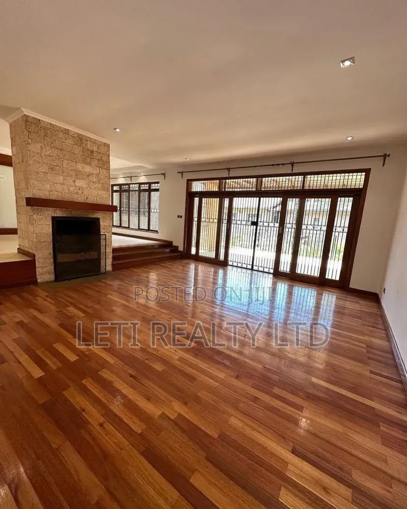 5bdrm Townhouse/Terrace in Muthangari for sale
