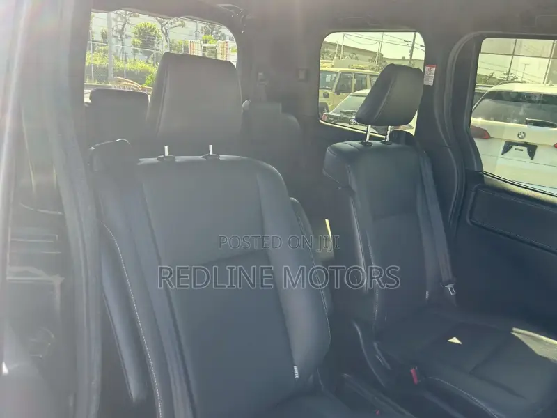 Toyota Esquire 1.8 FWD Hybrid (7 seater) 2019 Black