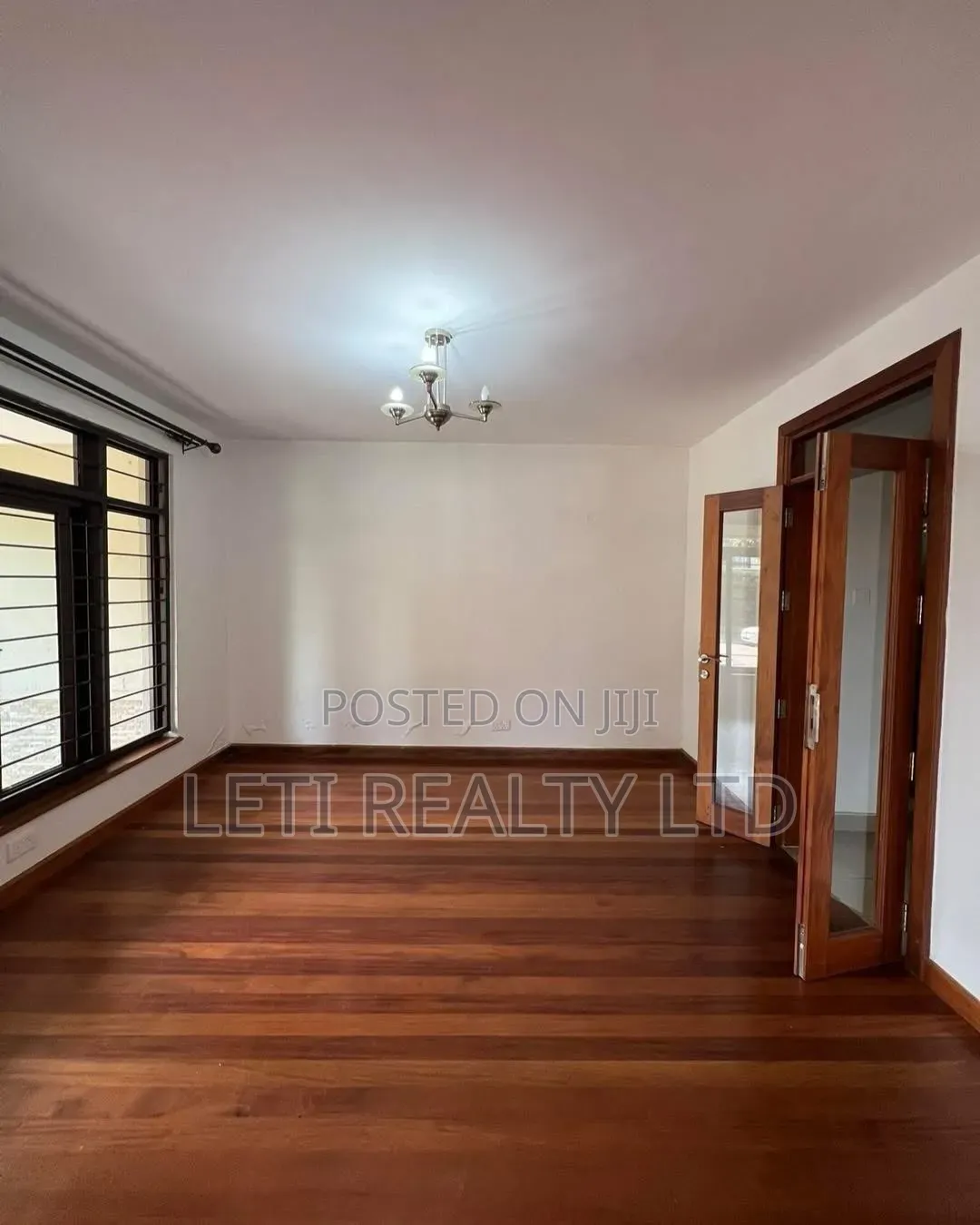 5bdrm Townhouse/Terrace in Muthangari for sale