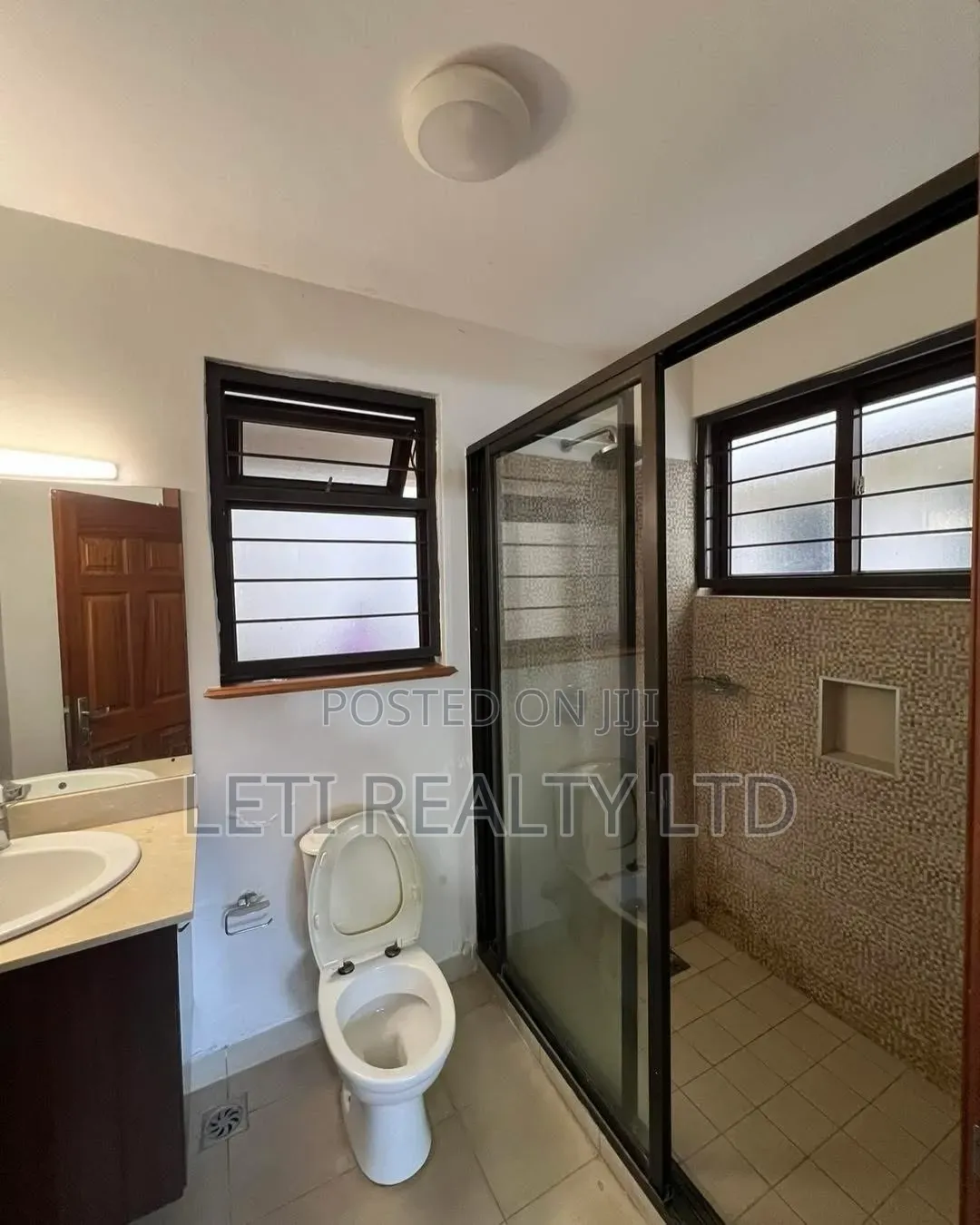 5bdrm Townhouse/Terrace in Muthangari for sale