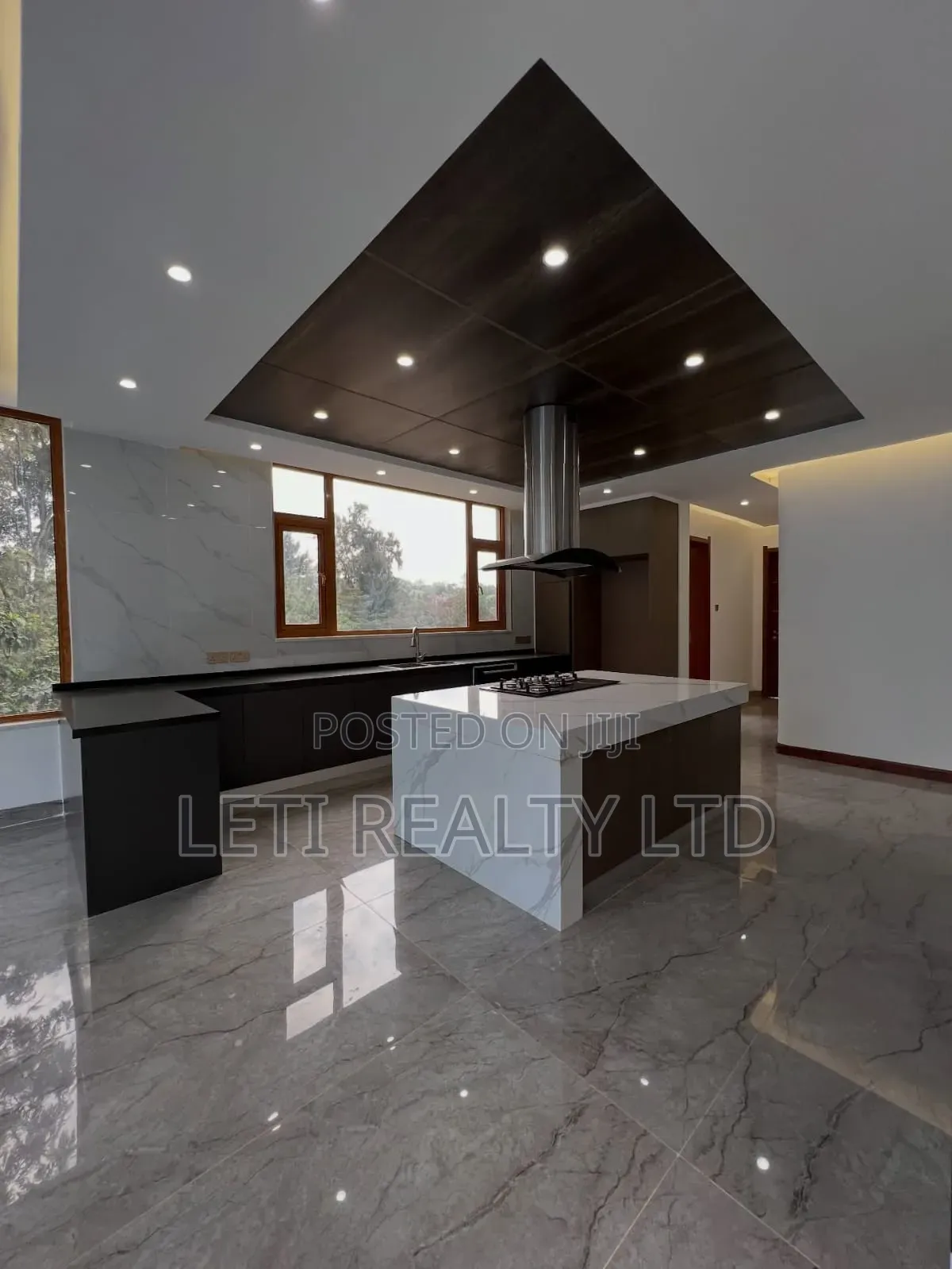 6bdrm Townhouse/Terrace in Muthangari for sale