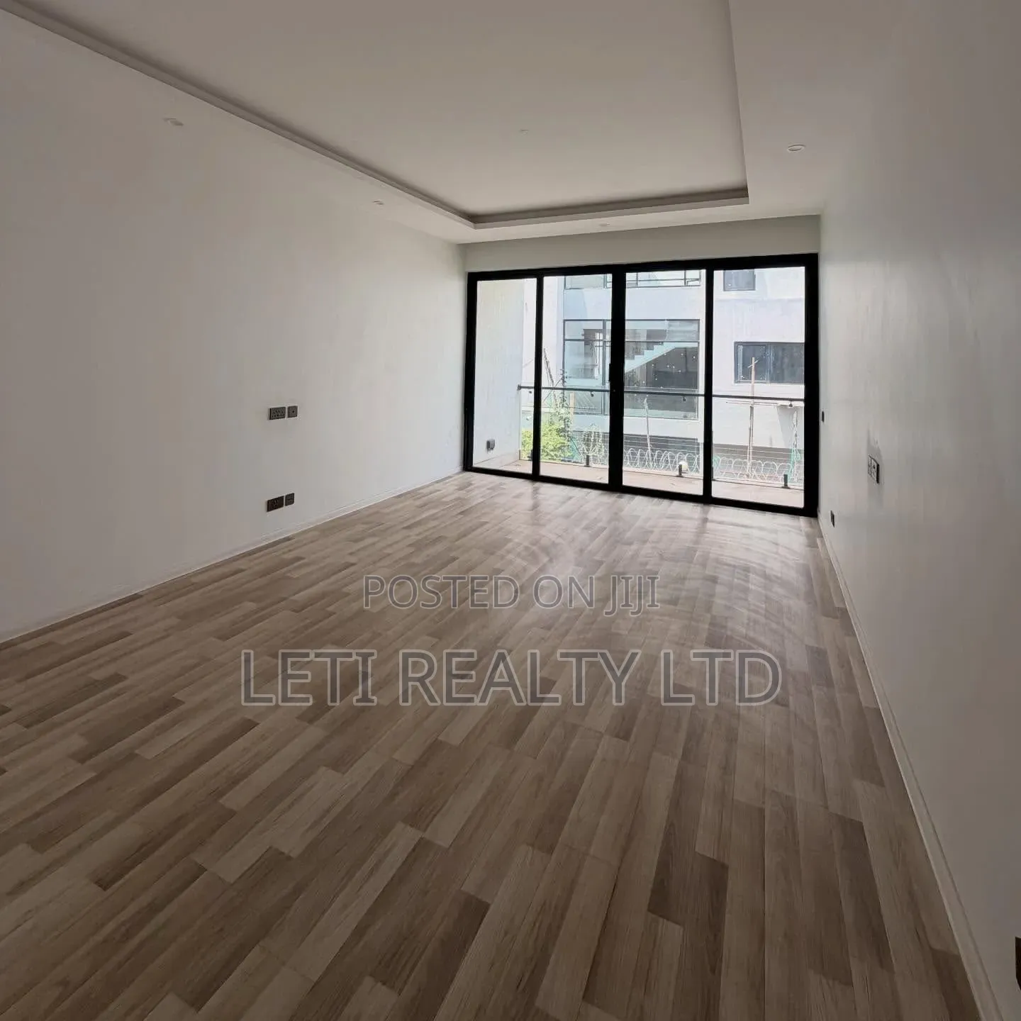 5bdrm Townhouse/Terrace in Muthangari for sale