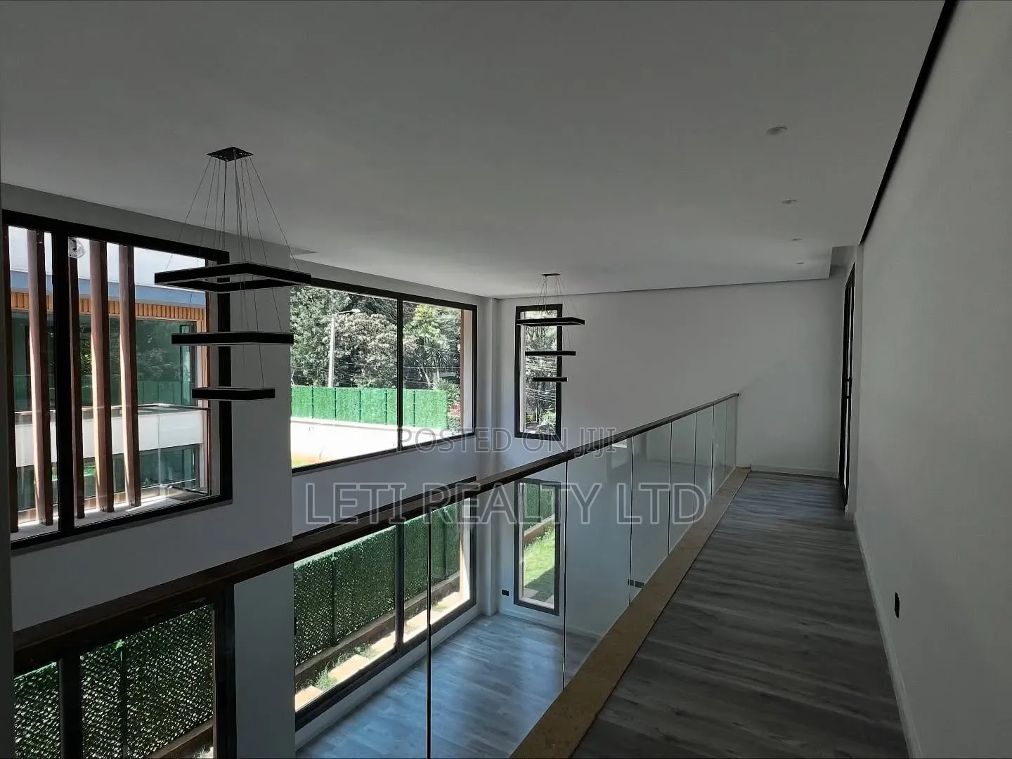 5bdrm Townhouse/Terrace in Muthangari for sale