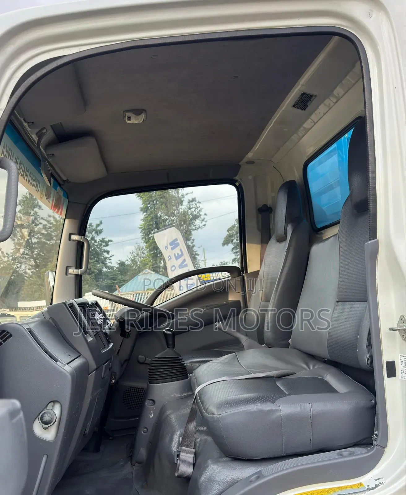 Isuzu NMR Cover Body Local 2022
