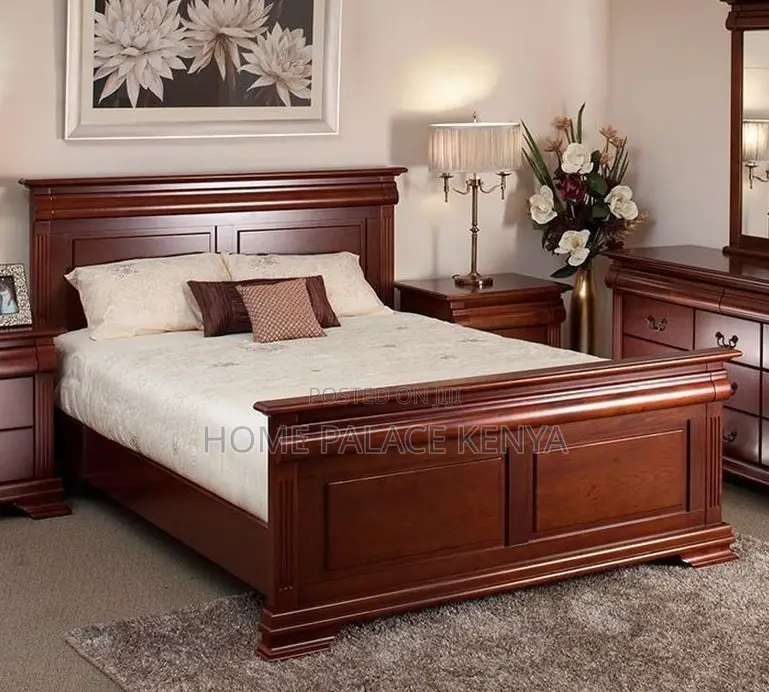 Antique Bed: Mahogany King Bed With Nightstands