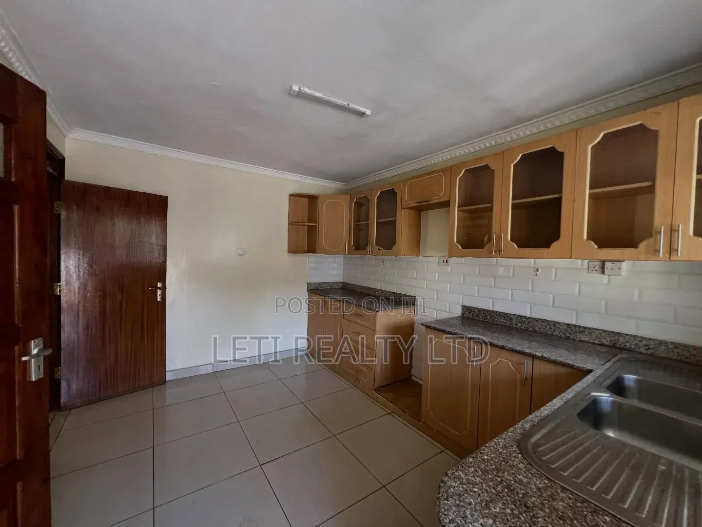 4bdrm Townhouse/Terrace in Muthangari for sale