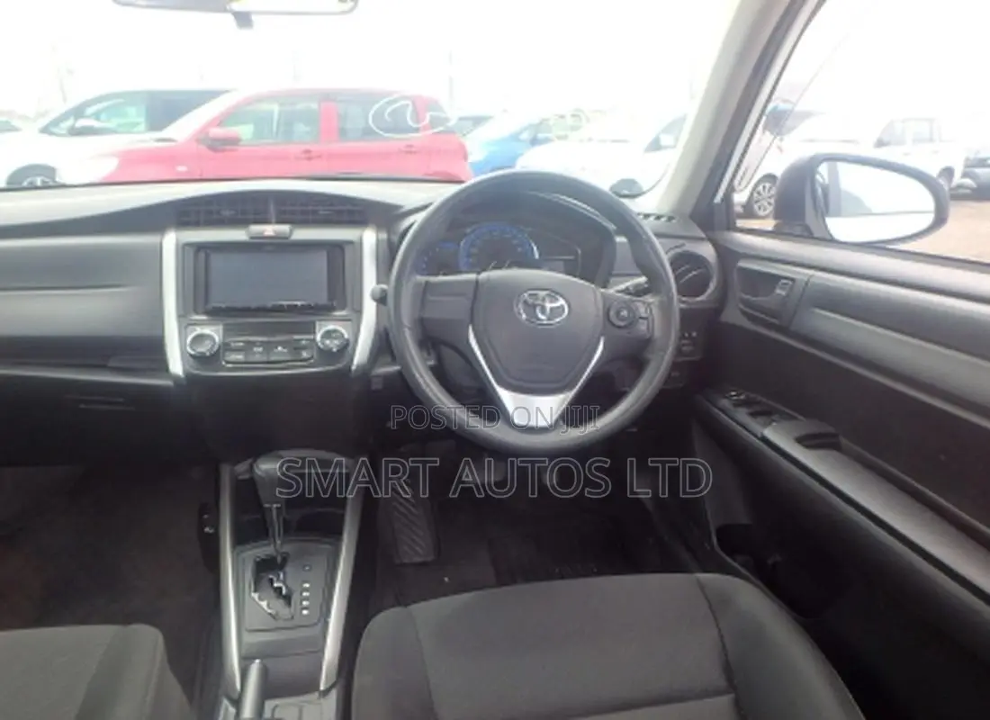 Toyota Corolla Fielder 1.5 Hybrid FWD 2020 Off white