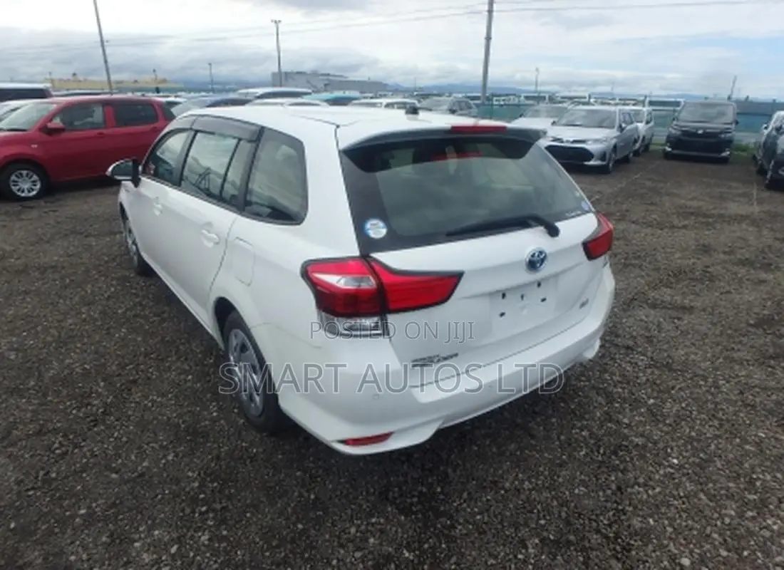 Toyota Corolla Fielder 1.5 Hybrid FWD 2020 Off white