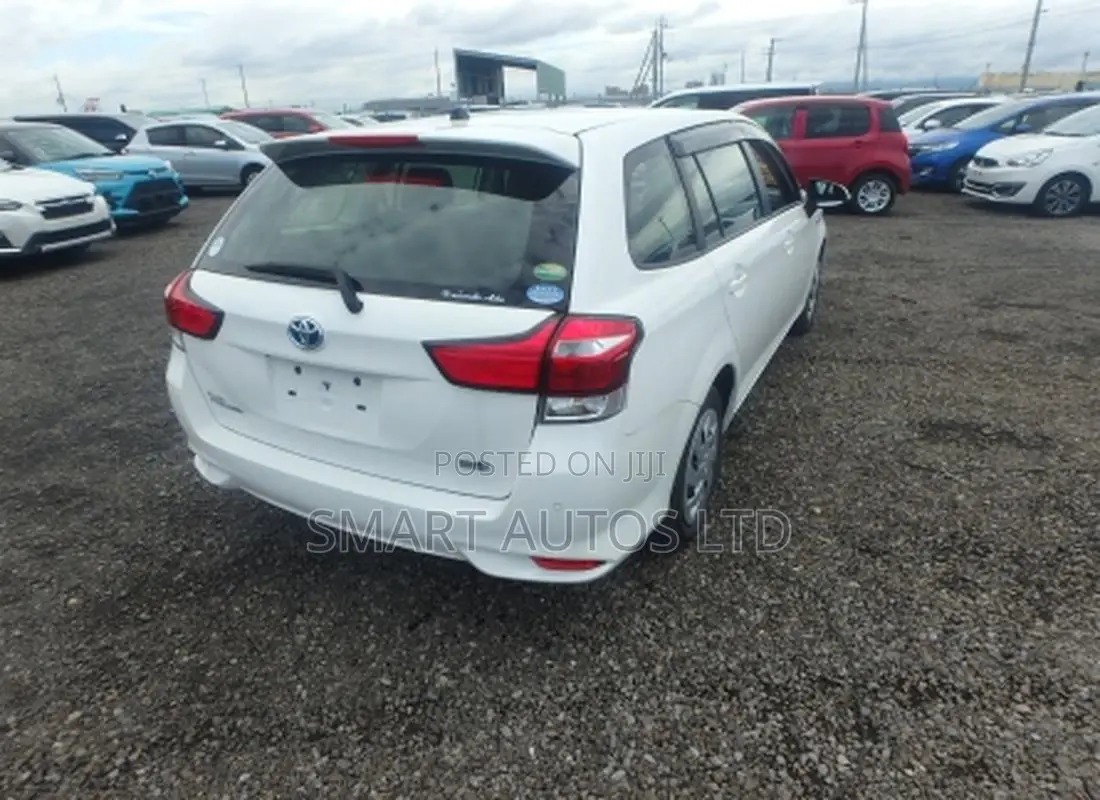 Toyota Corolla Fielder 1.5 Hybrid FWD 2020 Off white