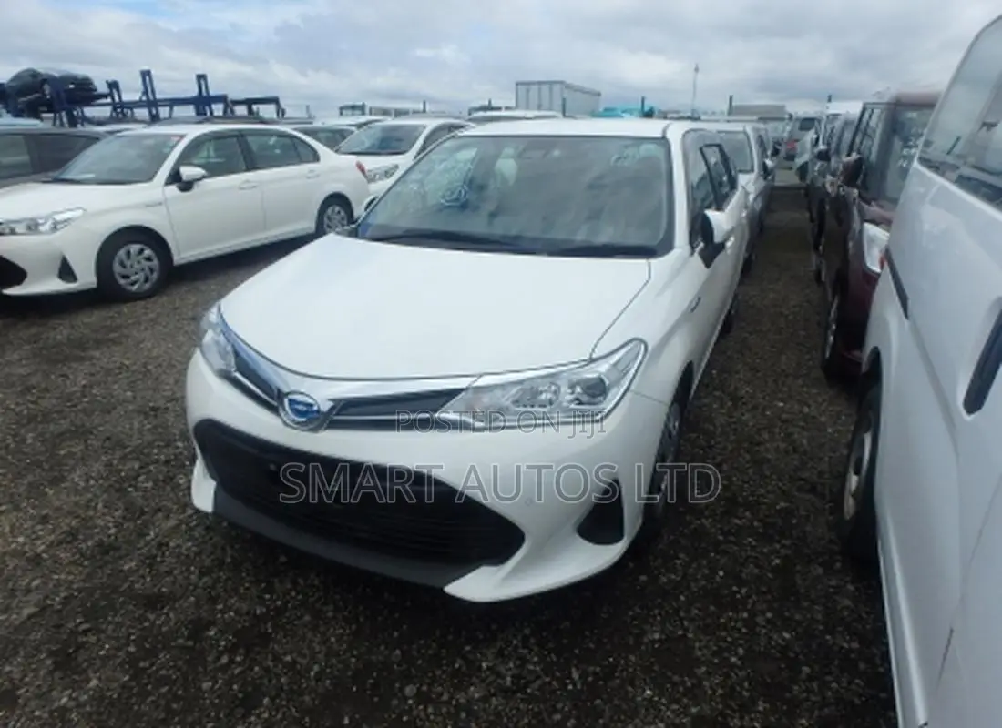 Toyota Corolla Fielder 1.5 Hybrid FWD 2020 Off white