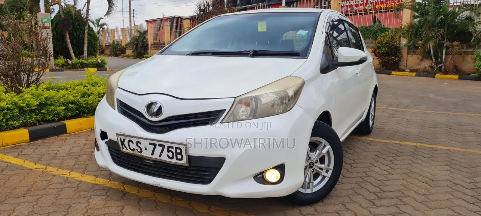 Toyota Vitz 2012 Pearl