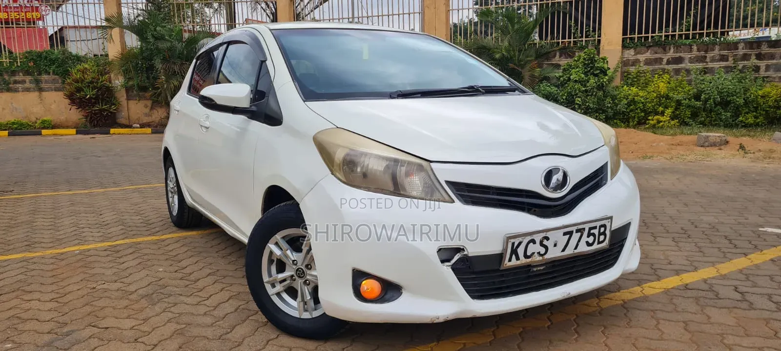 Toyota Vitz 2012 Pearl