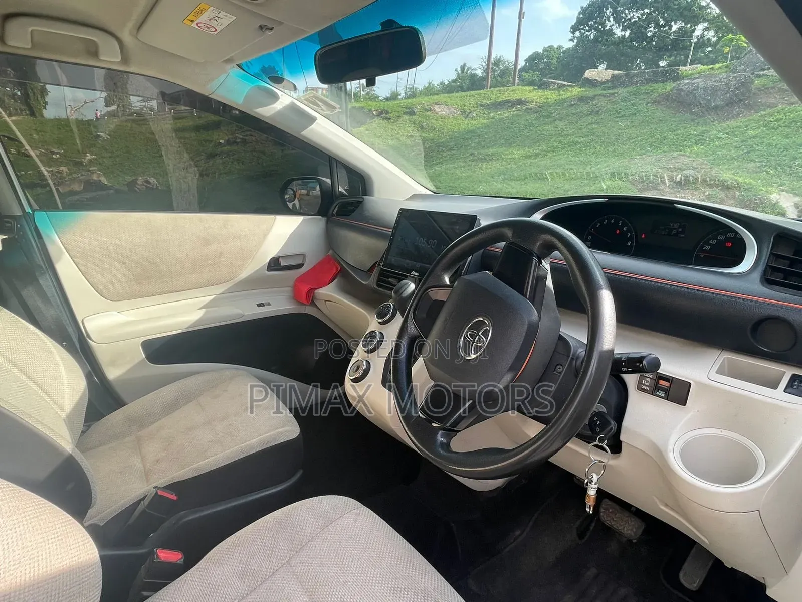 Toyota Sienta 2016 White