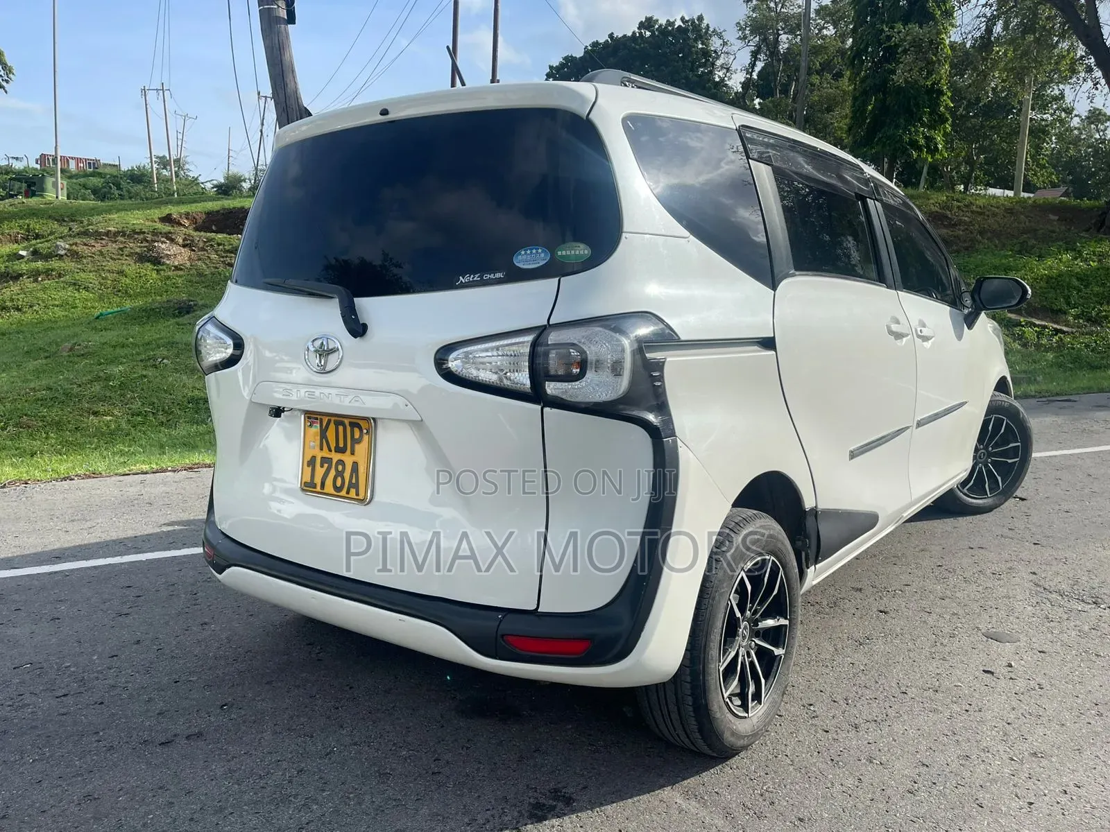 Toyota Sienta 2016 White