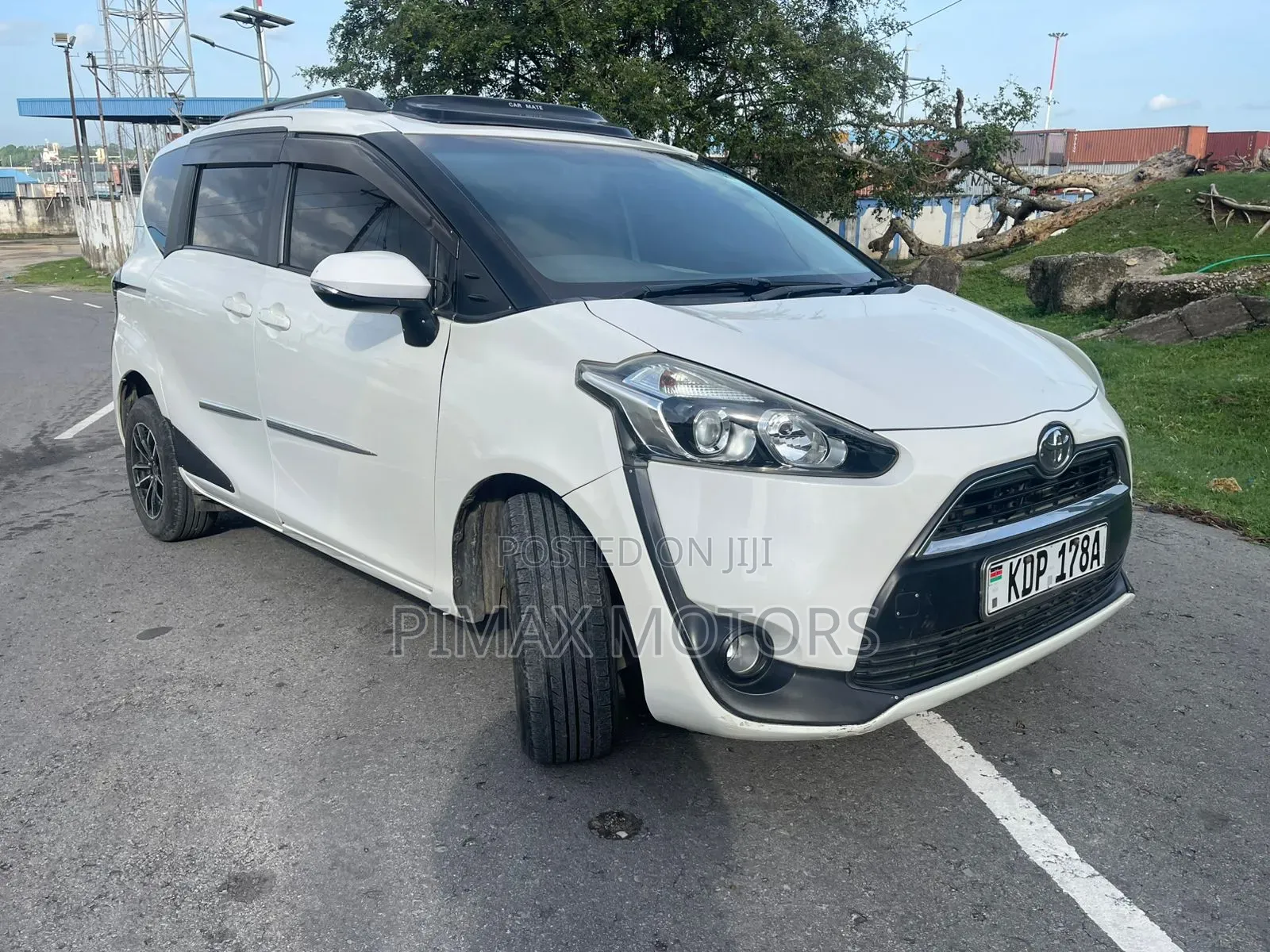 Toyota Sienta 2016 White