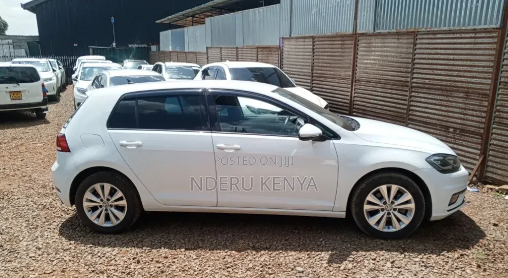 Volkswagen Golf TSI S FWD 2018 White