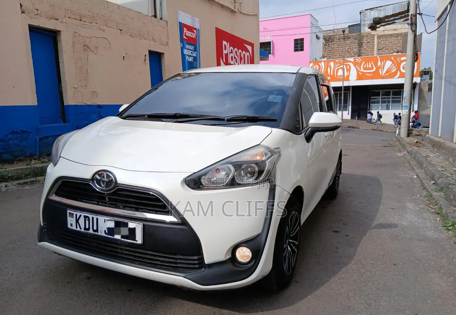Toyota Sienta 2020 White