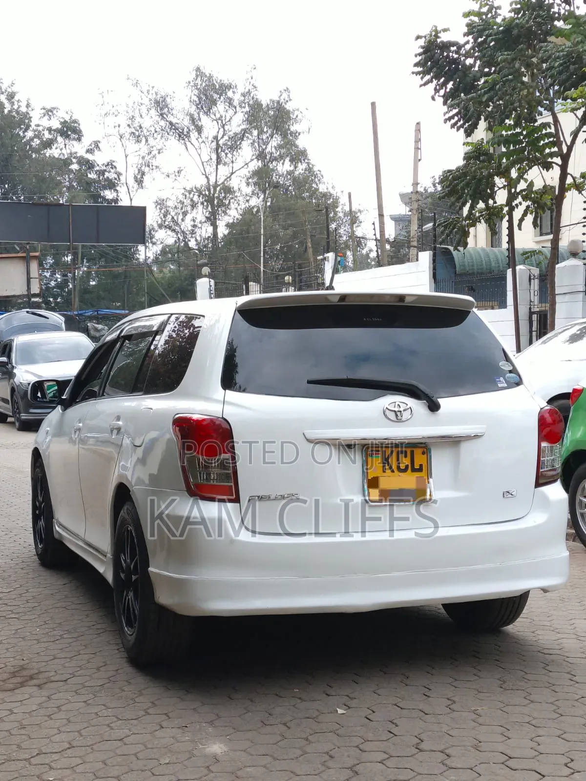 Toyota Corolla Fielder 2010 Off white
