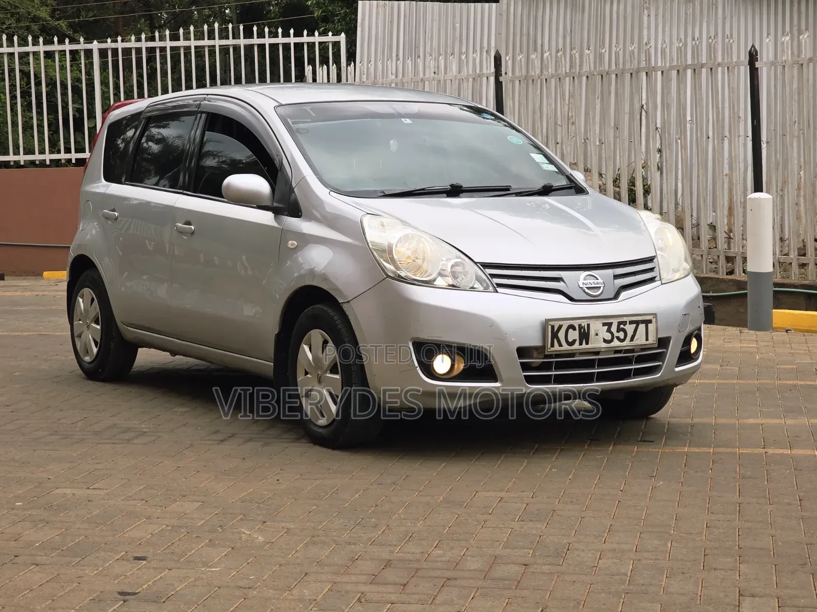 Nissan Note 2012 Silver