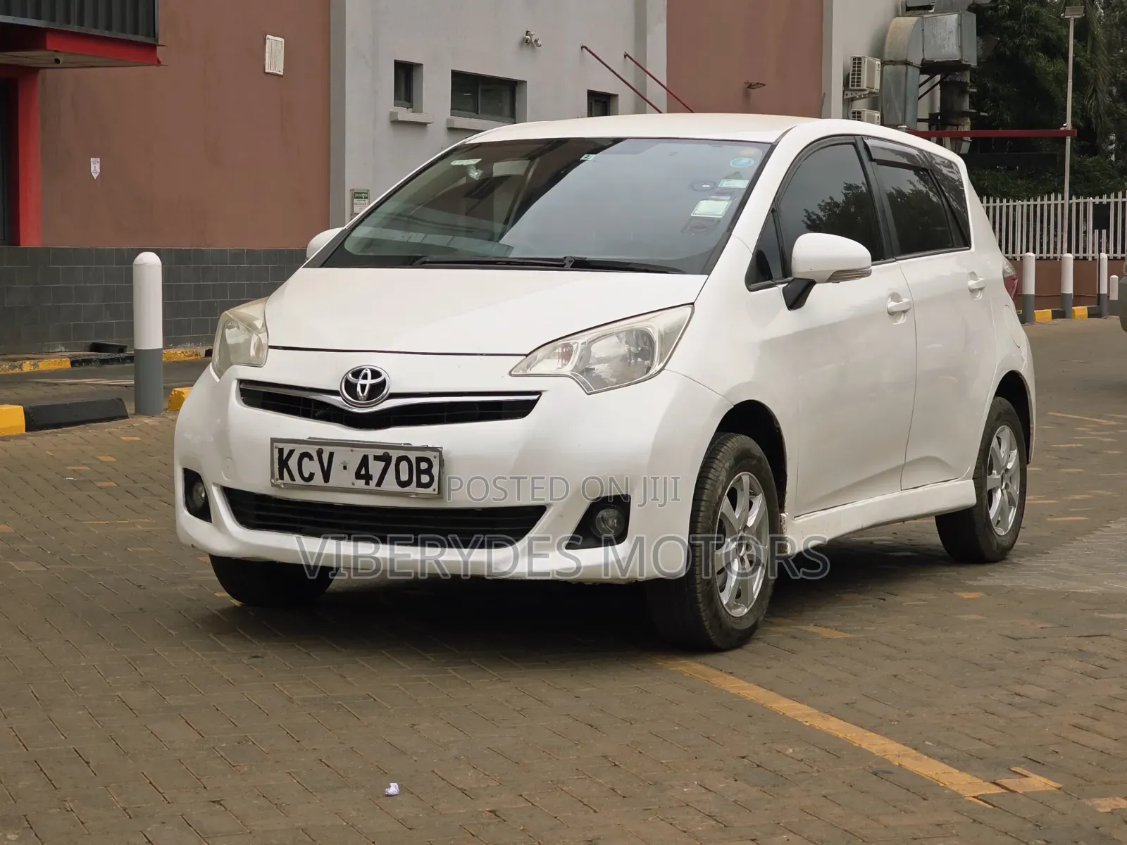 Toyota Ractis 2012 White