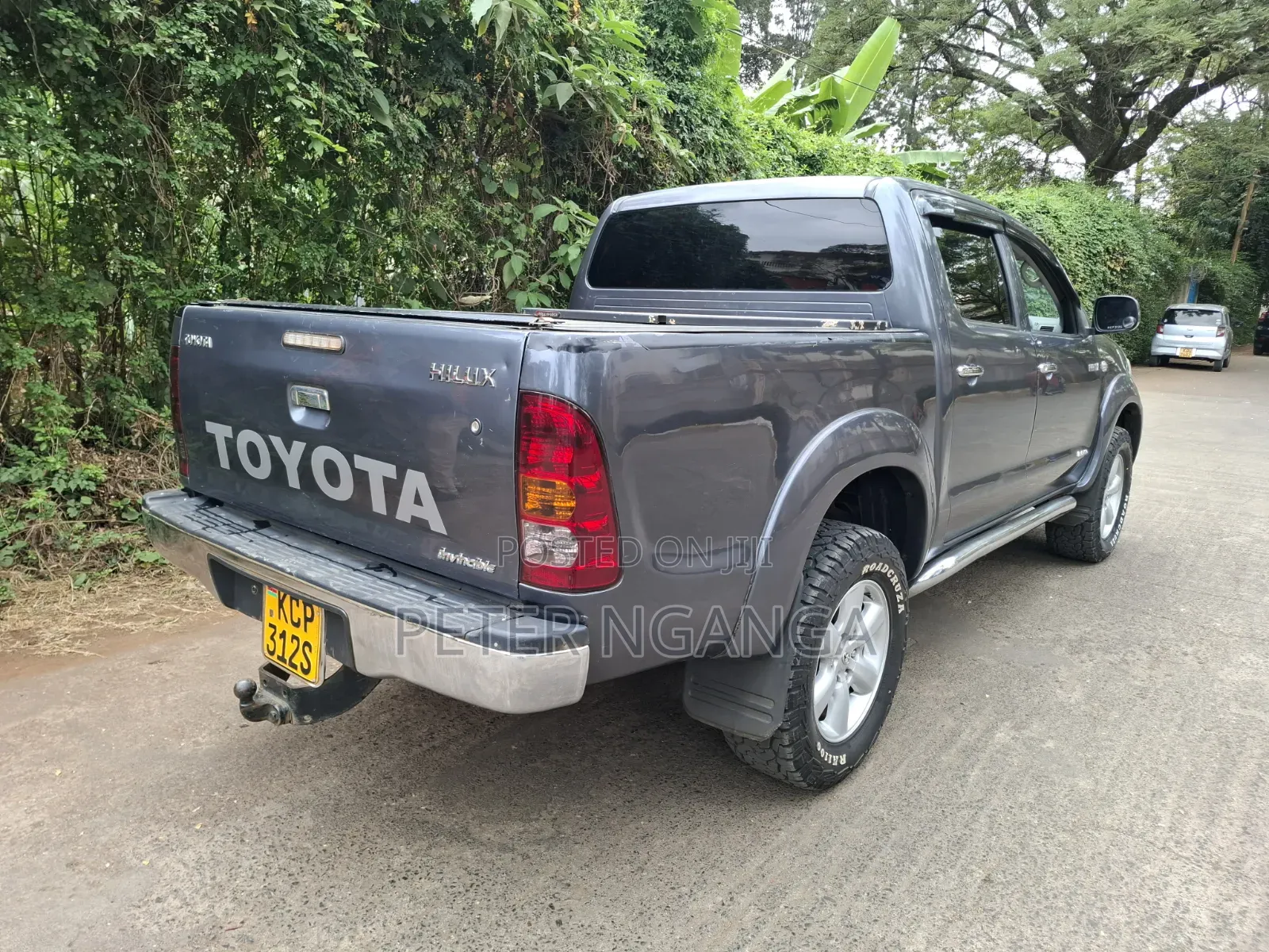Toyota Hilux 2010 Gray