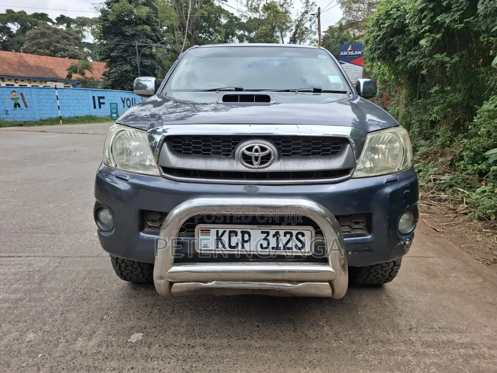 Toyota Hilux 2010 Gray