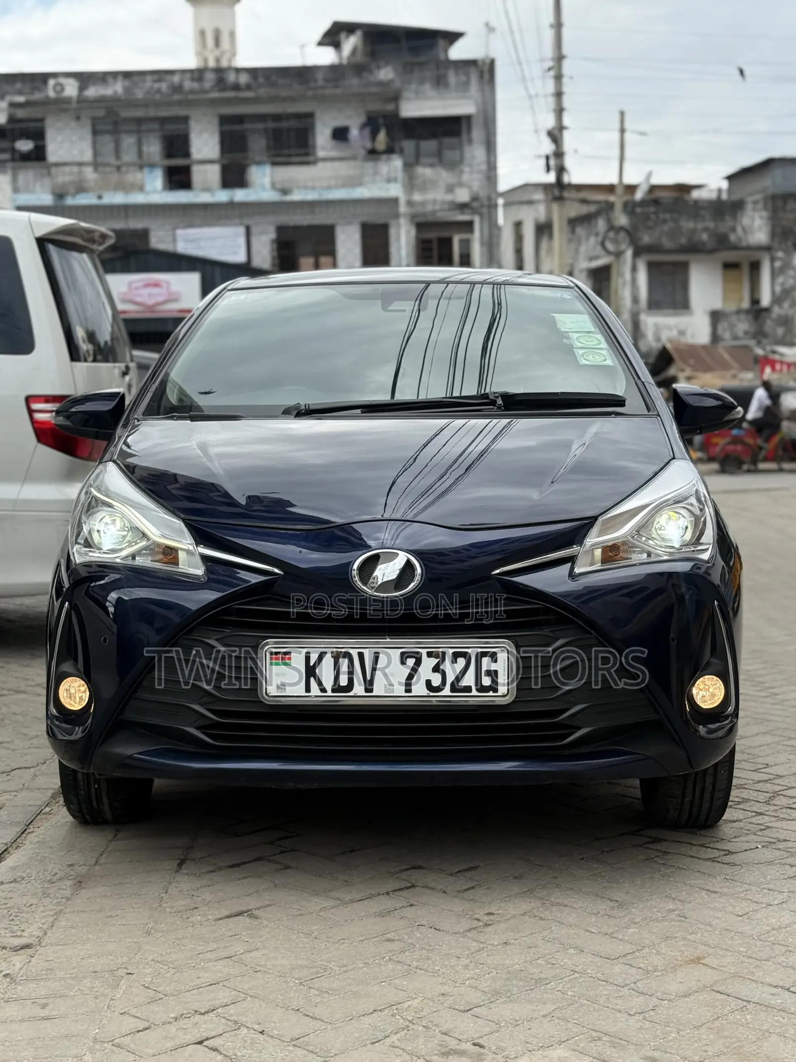 Toyota Vitz 1.3 FWD 5dr 2019 Blue