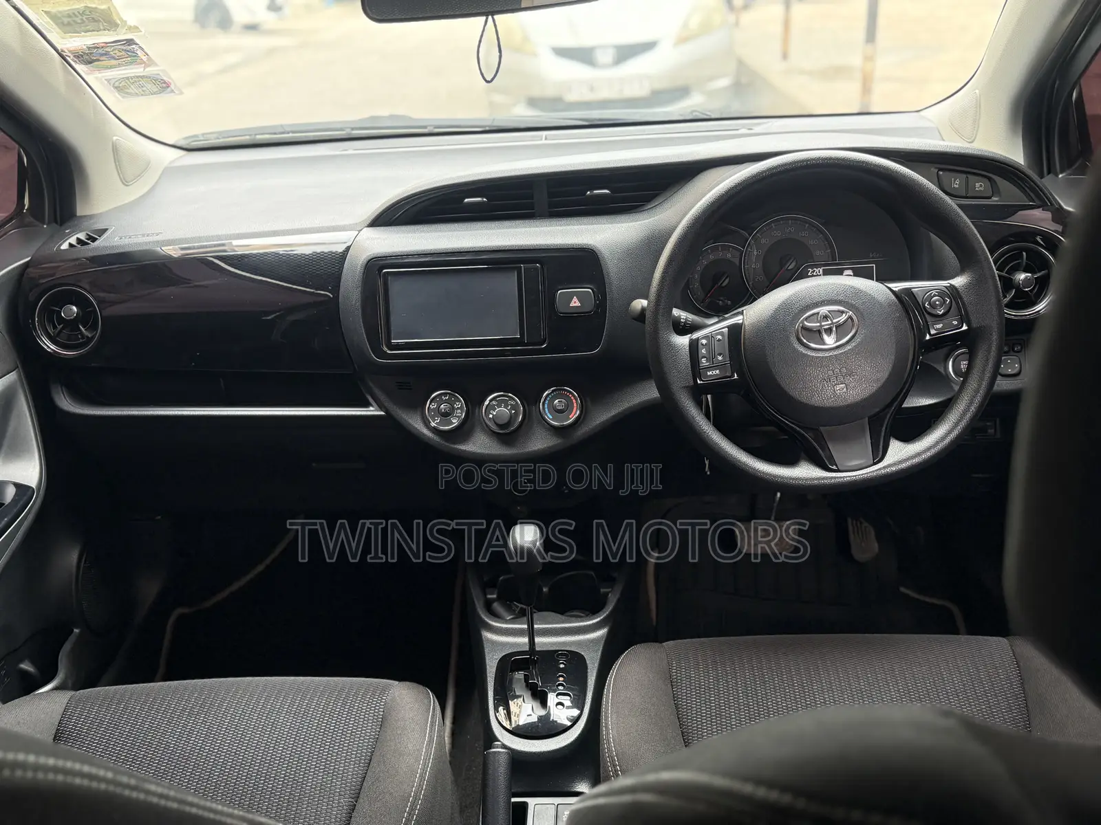 Toyota Vitz 1.3 FWD 5dr 2019 Blue