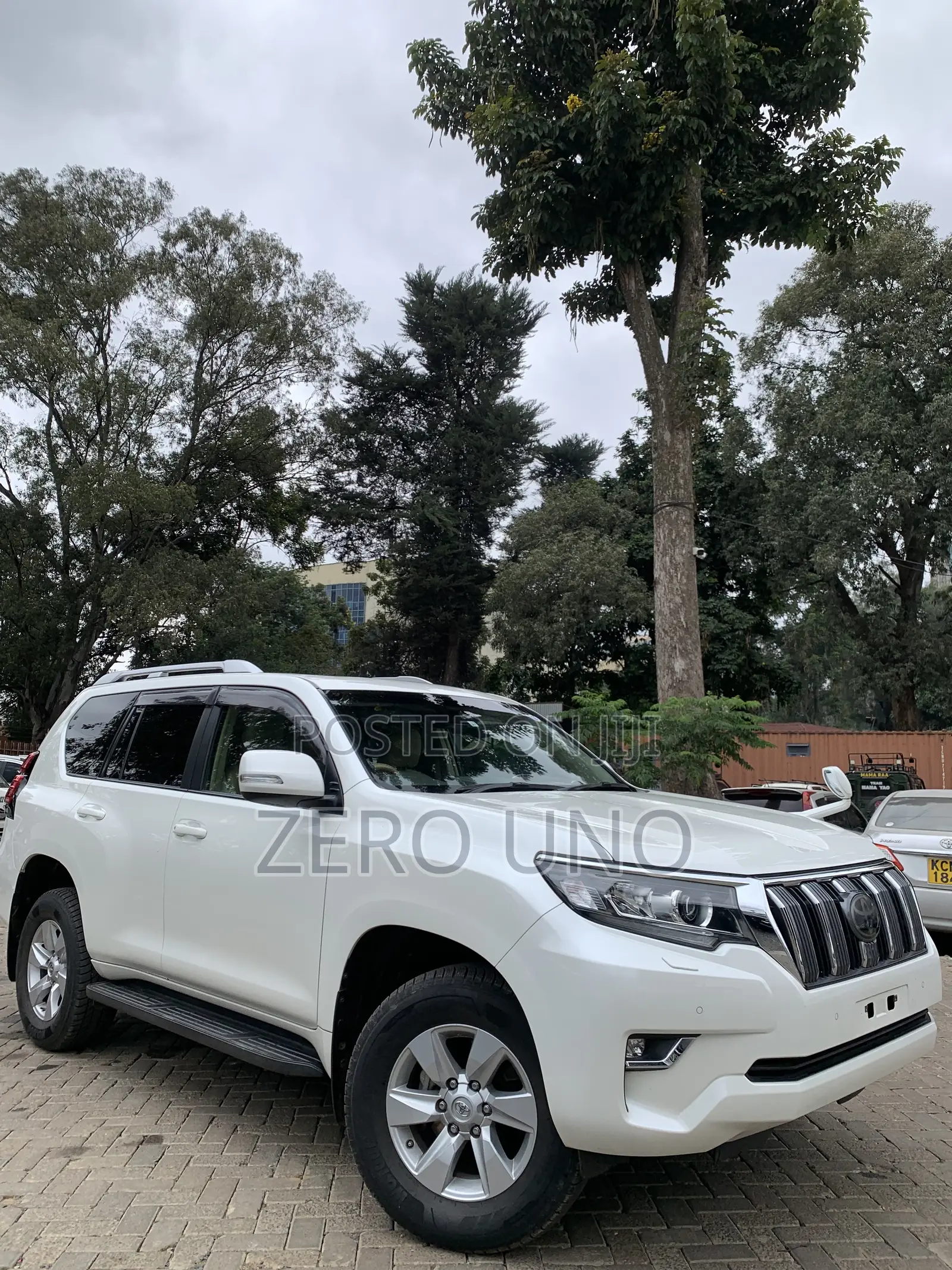 Toyota Land Cruiser Prado 2017 White