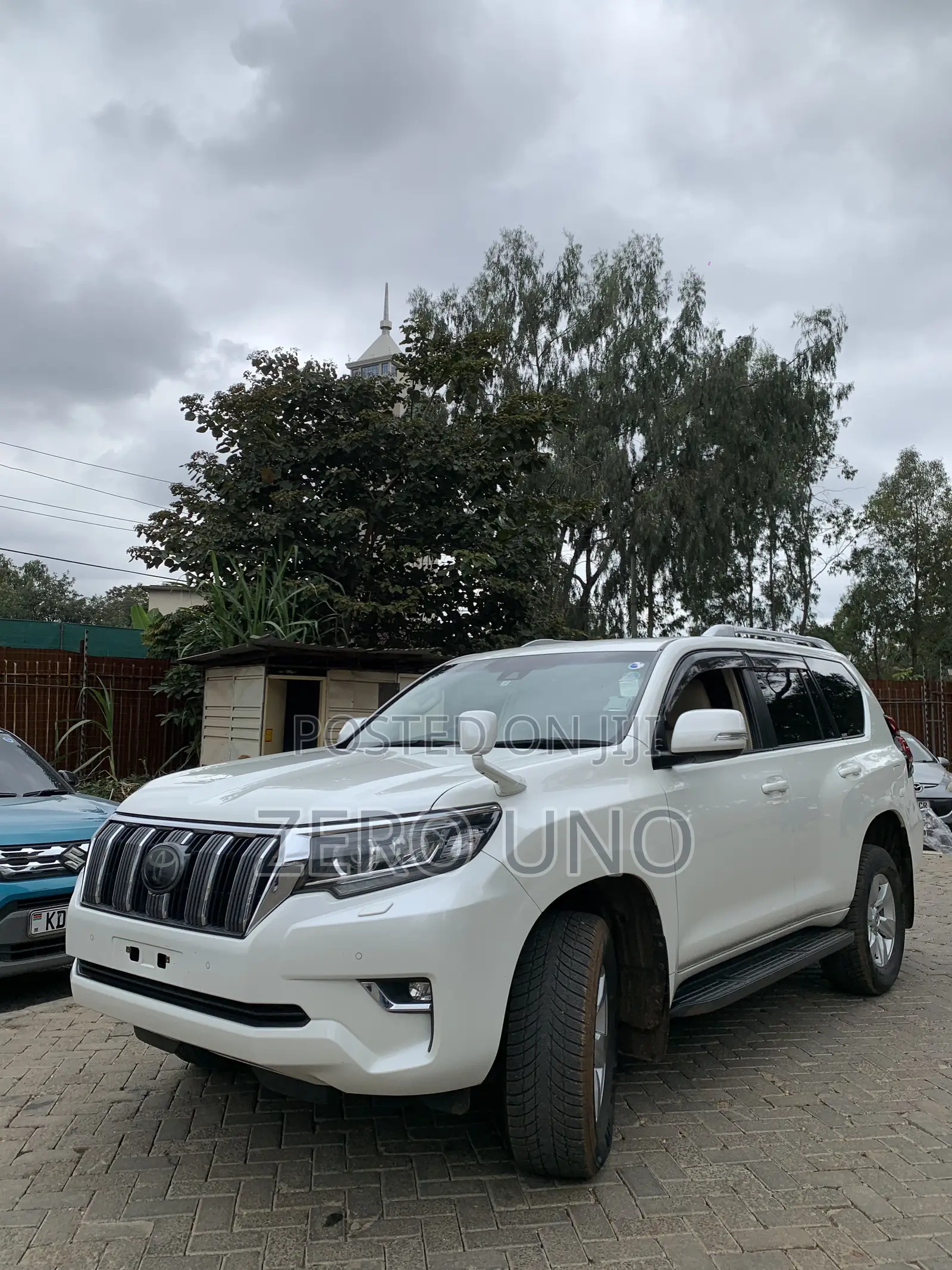 Toyota Land Cruiser Prado 2017 White