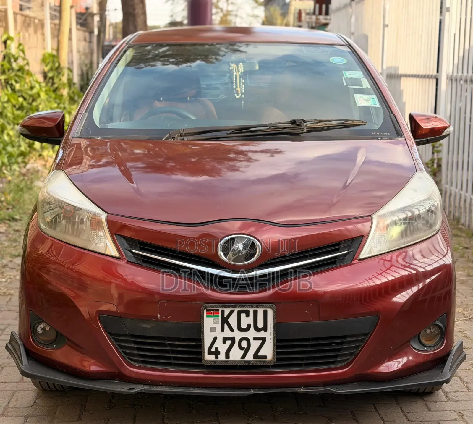 Toyota Vitz 1.3 FWD 5dr 2012 Brown