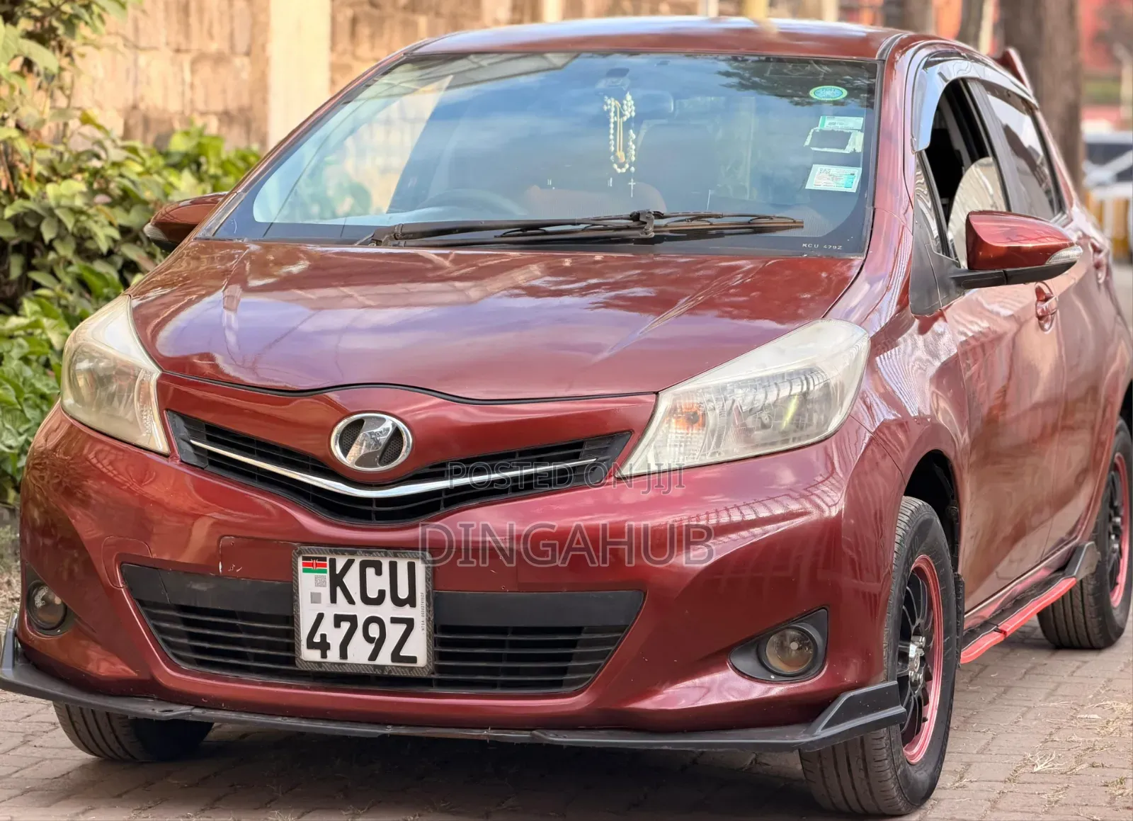 Toyota Vitz 1.3 FWD 5dr 2012 Brown