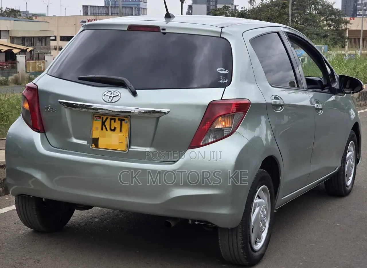 Toyota Vitz 2013 Blue