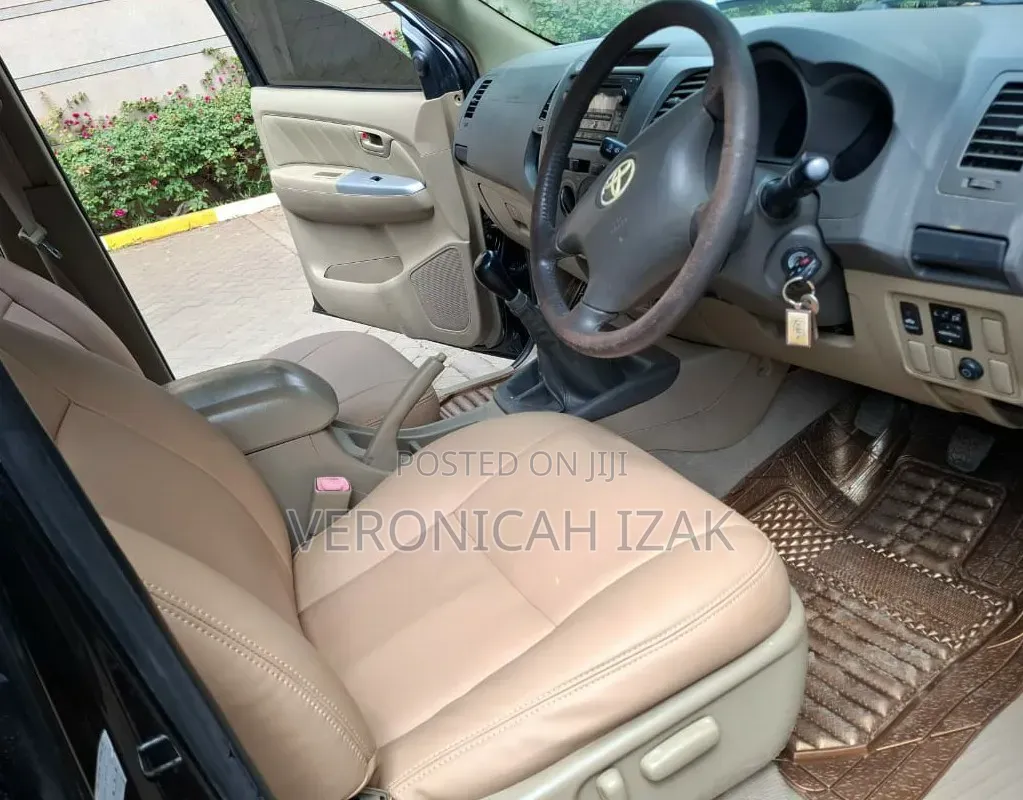 Toyota Hilux 2011