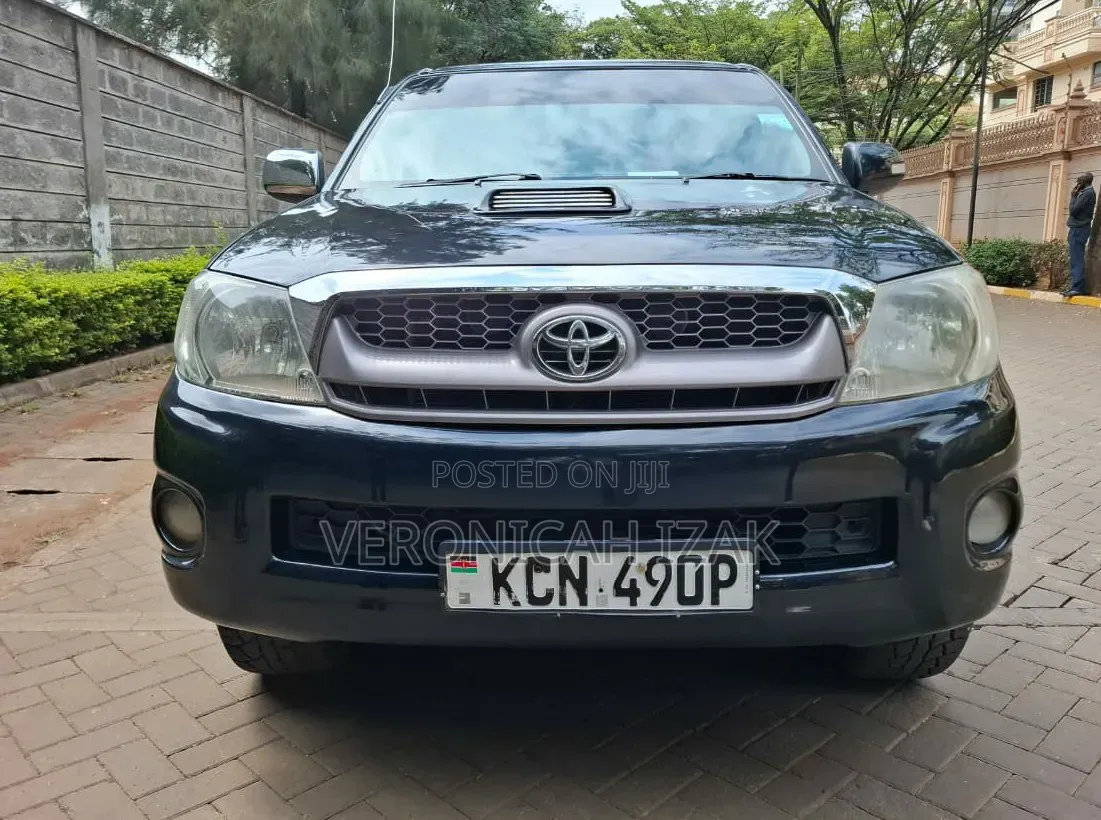 Toyota Hilux 2011