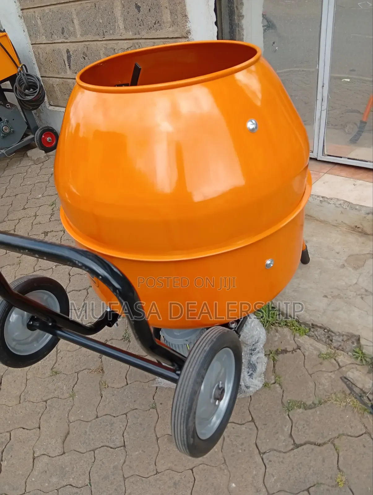 Commercial Two-Wheeled Concrete Mixer 140l
