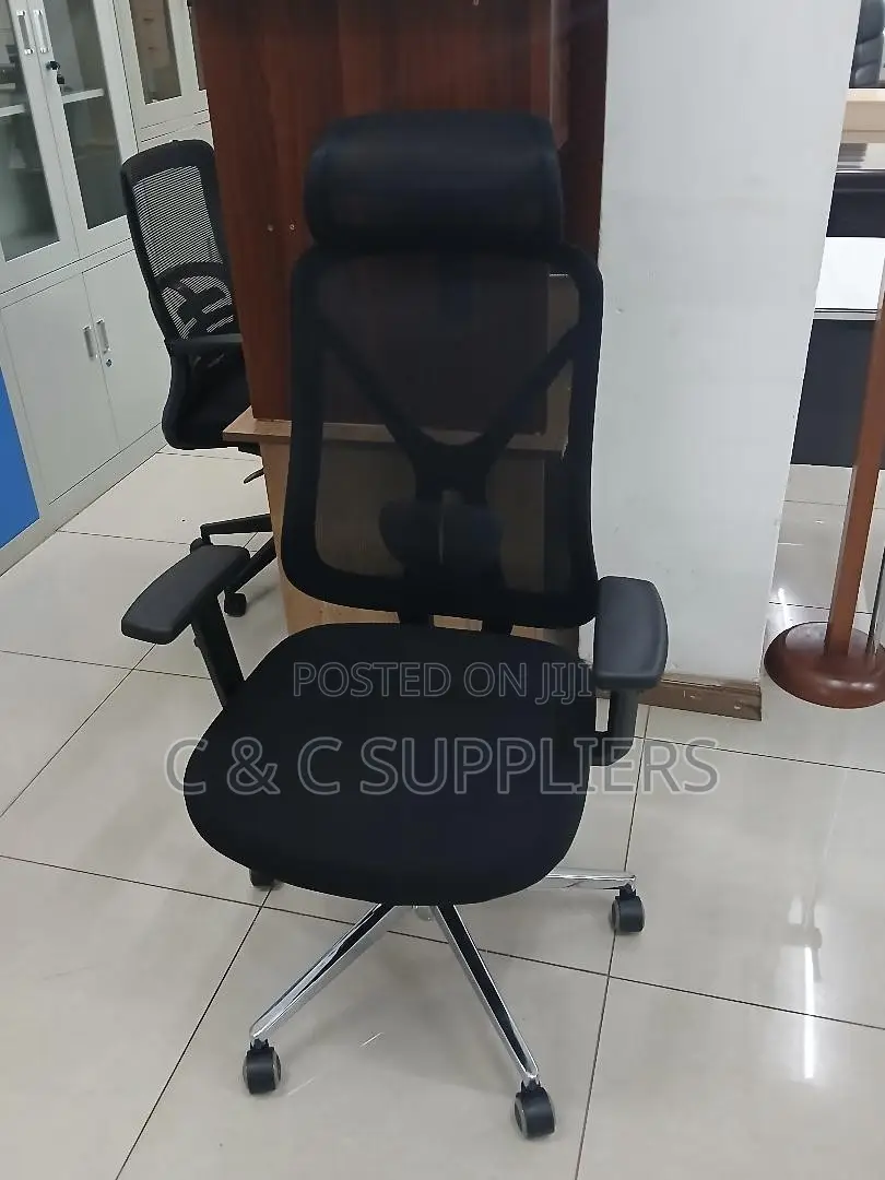 Office Black Ergonomic Swivel Chair.