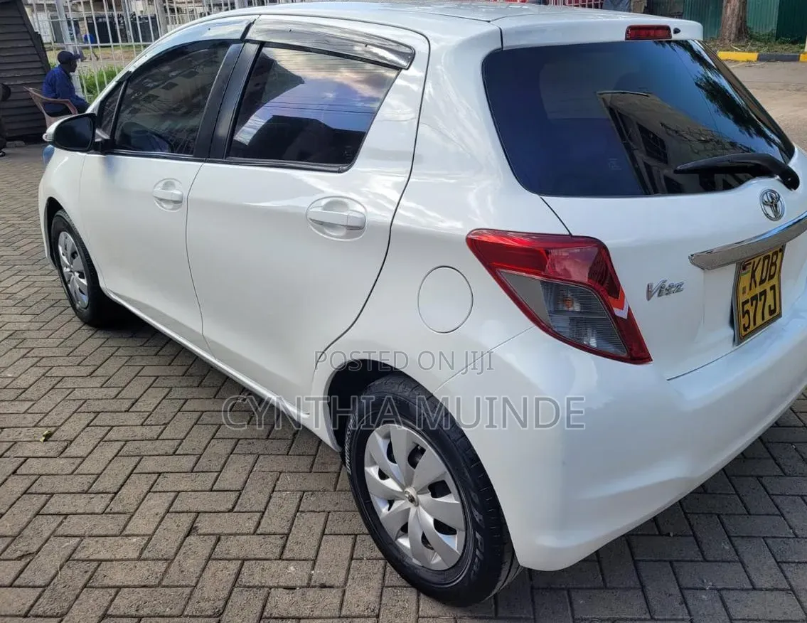 Toyota Vitz 2013 White
