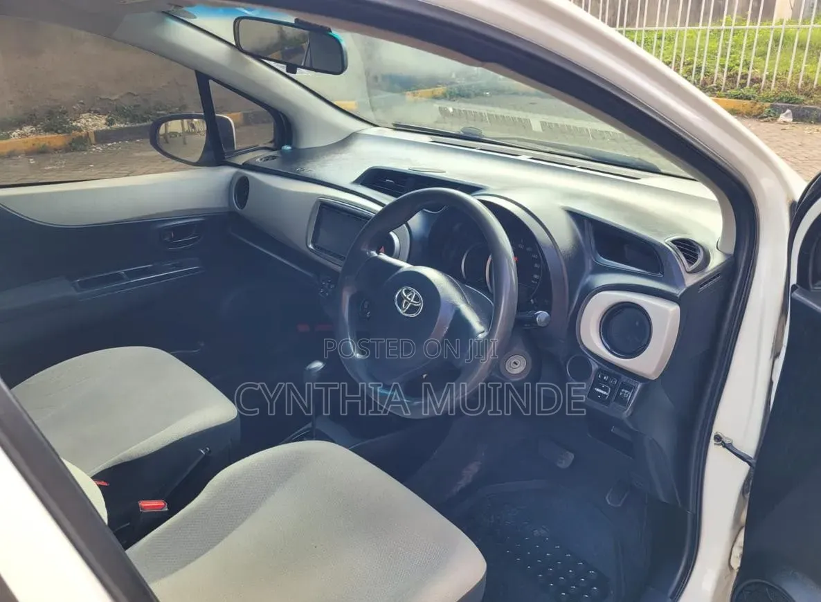 Toyota Vitz 2013 White