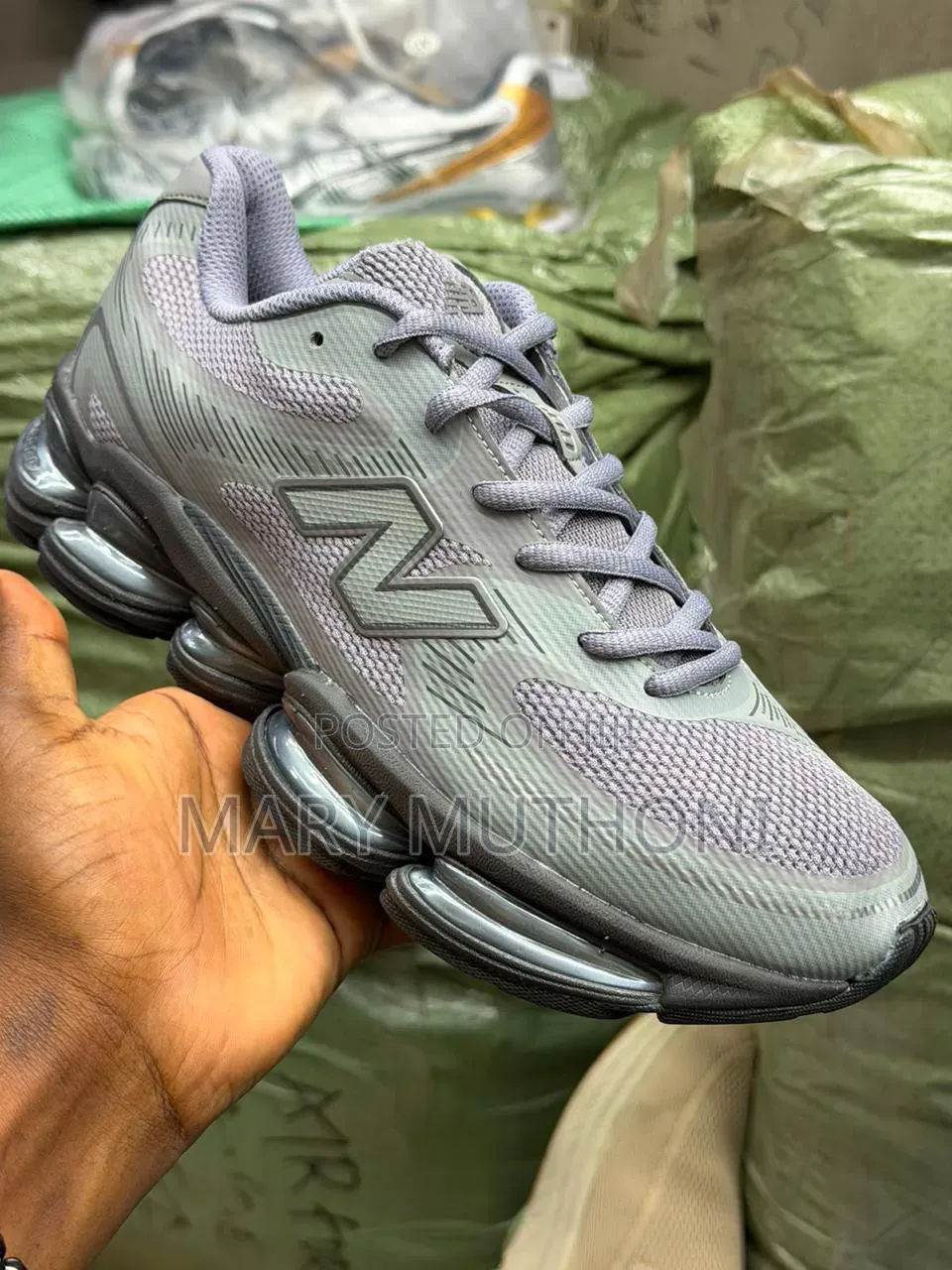 New Balance 2000