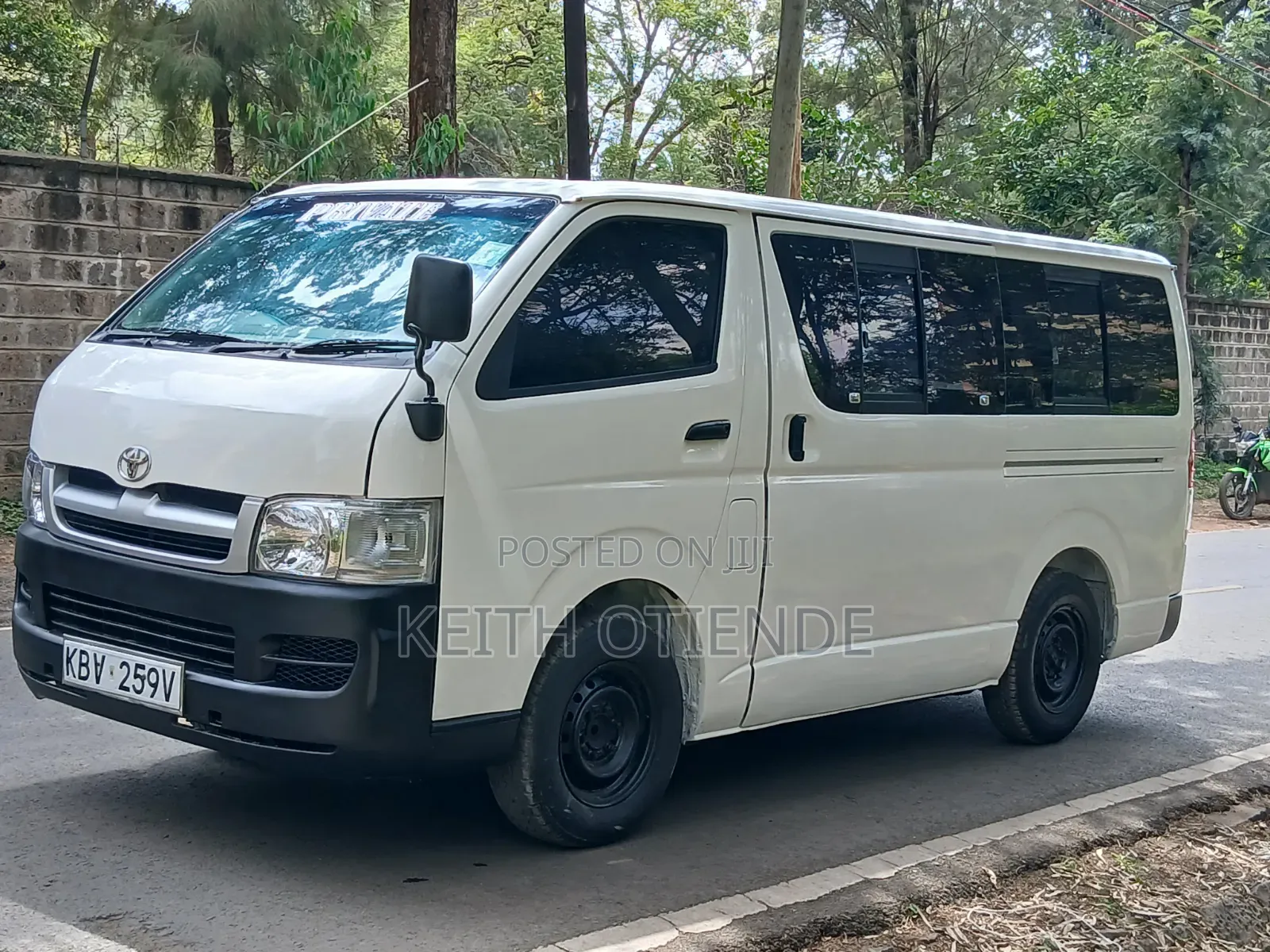 Toyota HiAce 2005 White