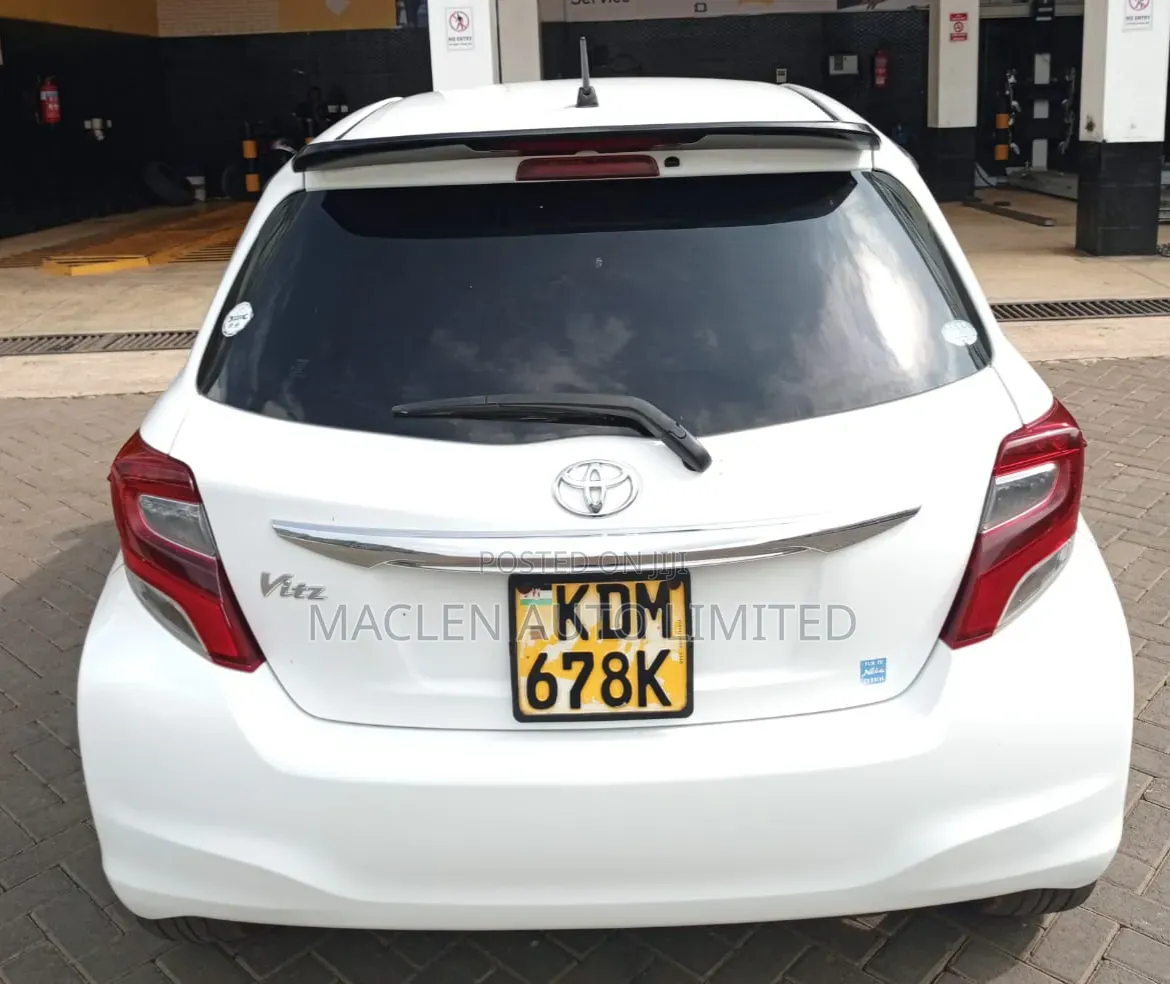 Toyota Vitz 2016 White