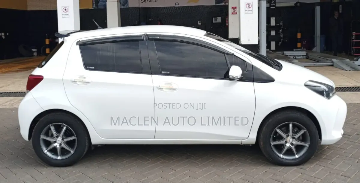 Toyota Vitz 2016 White