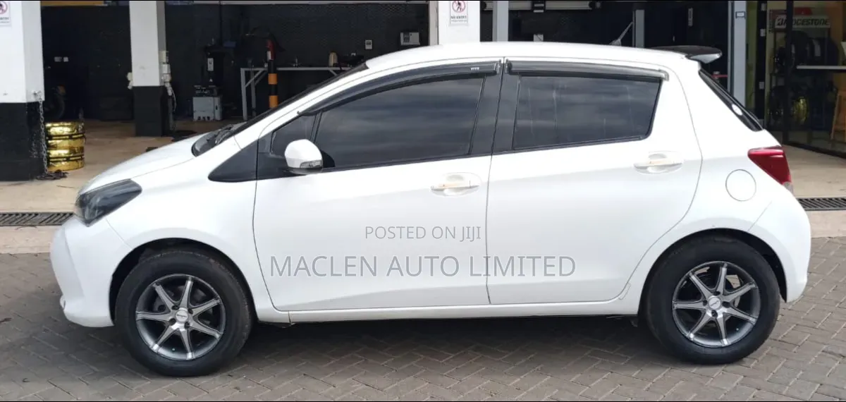 Toyota Vitz 2016 White
