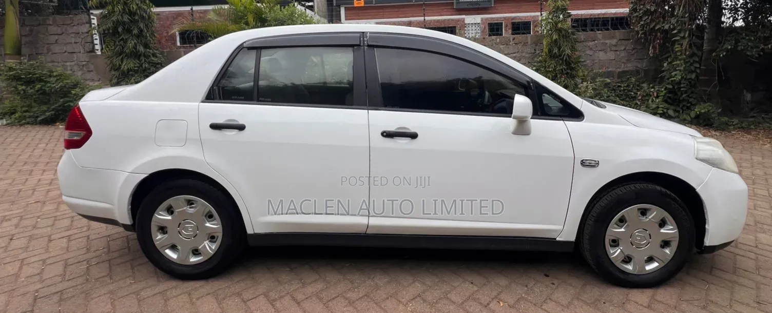 Nissan Tiida 2011 White