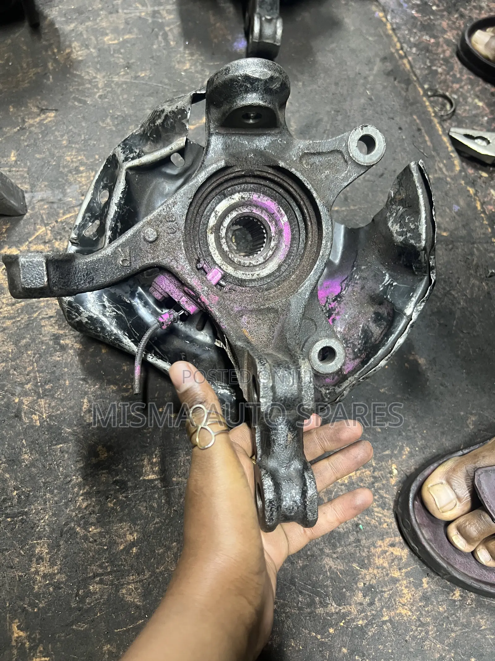 Front Hub Toyota Probox New Model/Fielder /Belta/Axio/Ractis/Sienta
